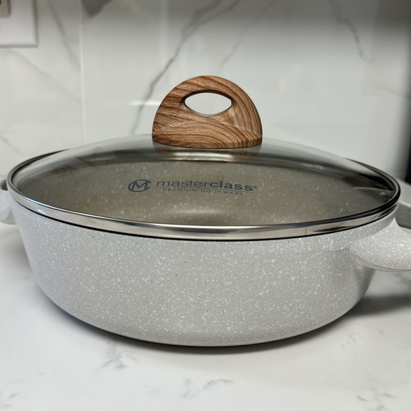 Master class premium collection 2.6 QT casserole - Picture 6 of 9